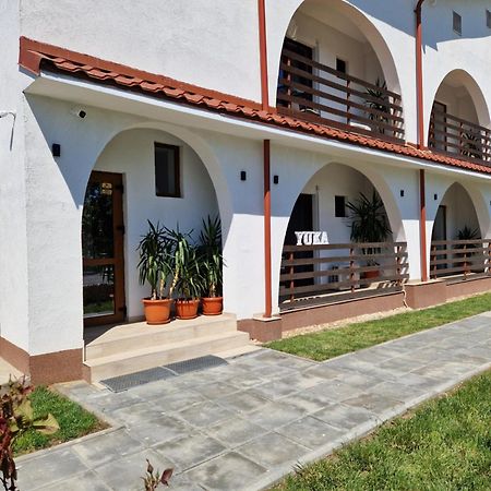 Hotel Yuka Vama Veche Exteriér fotografie