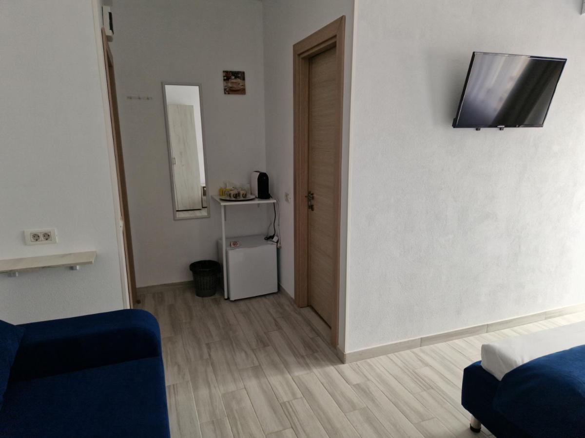 Hotel Yuka Vama Veche Exteriér fotografie