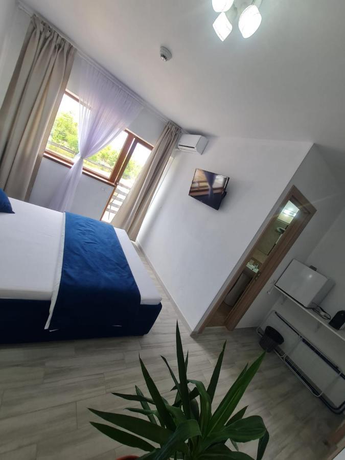 Hotel Yuka Vama Veche Exteriér fotografie