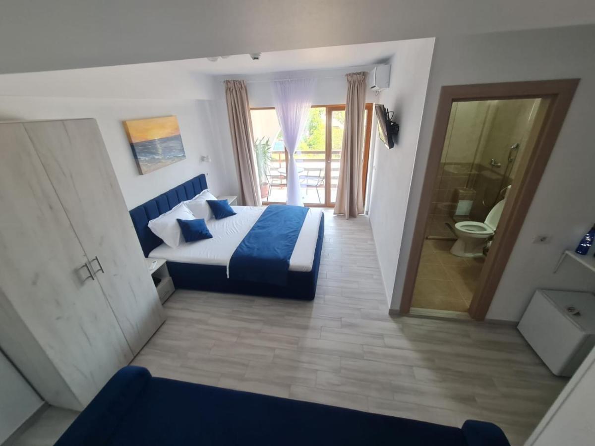 Hotel Yuka Vama Veche Exteriér fotografie