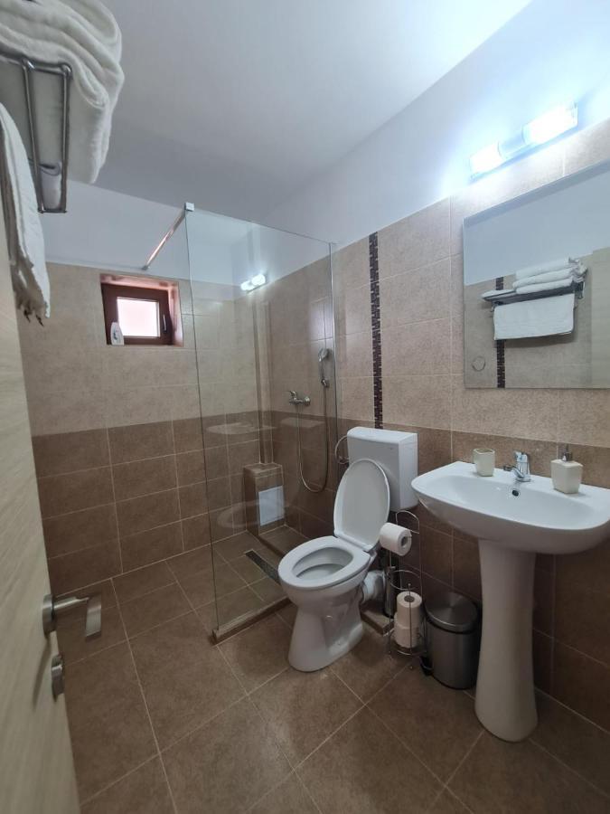 Hotel Yuka Vama Veche Exteriér fotografie