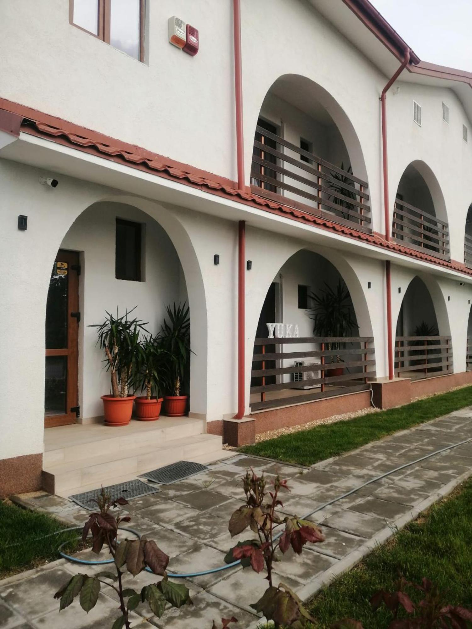Hotel Yuka Vama Veche Exteriér fotografie