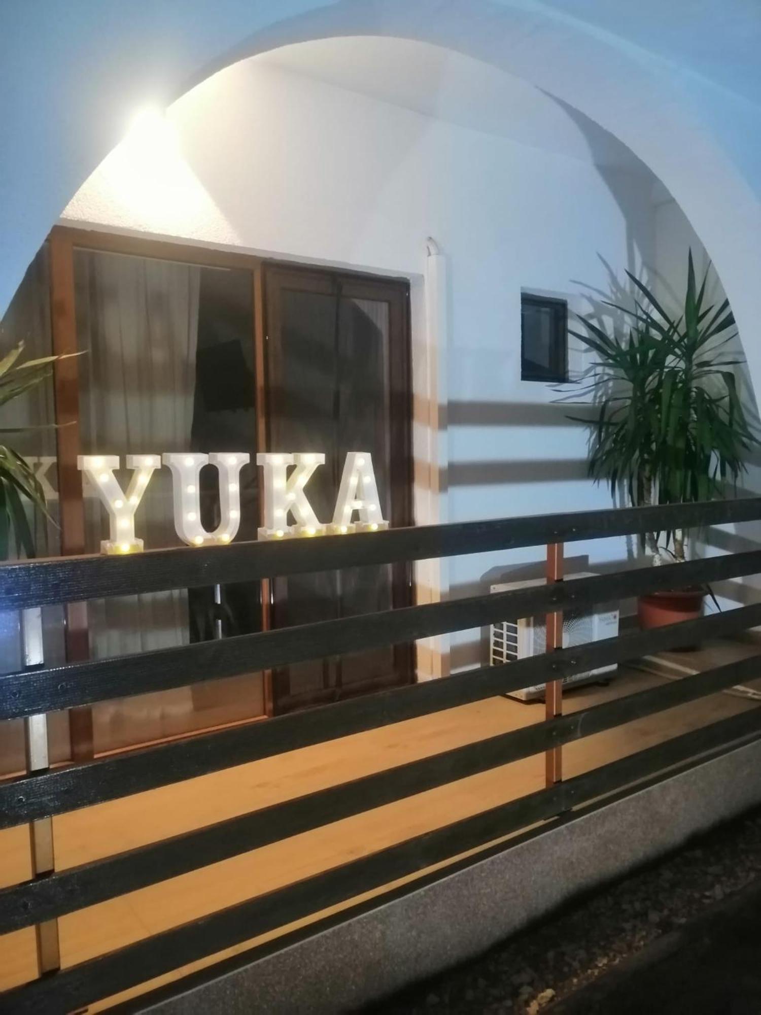 Hotel Yuka Vama Veche Exteriér fotografie