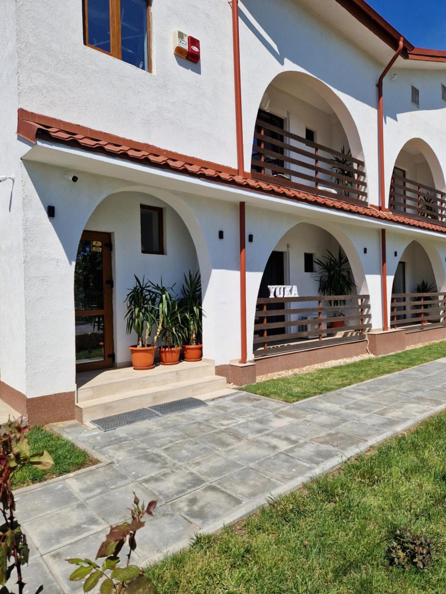 Hotel Yuka Vama Veche Exteriér fotografie